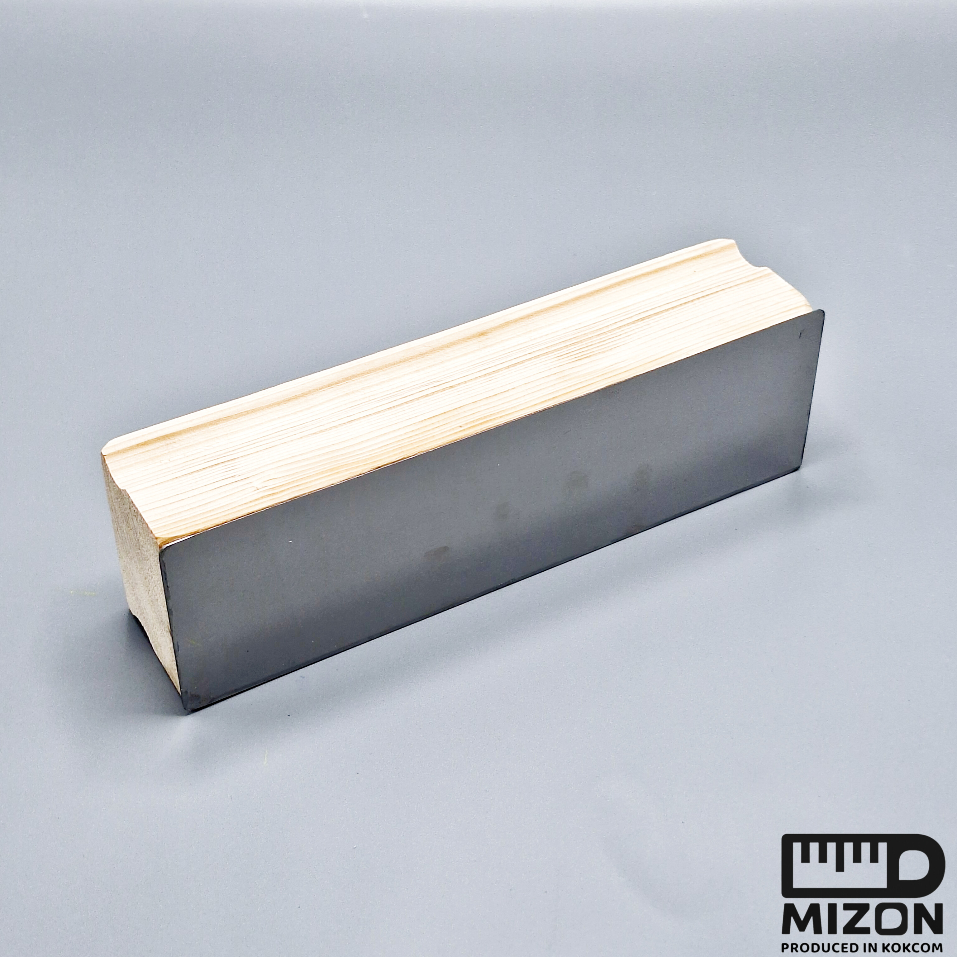 اتو سرد دو منظوره چوب روسی و استیل آینه‌ای میزون – مدل حرفه‌ای صاف‌کن و فرم‌ده