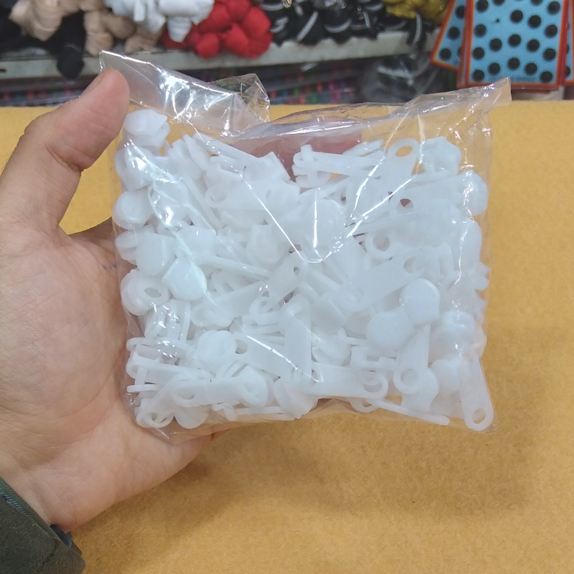 سرزیپ پلاستیکی سفید بسته 100 عددی شماره 5(خرازی و خیاطی)