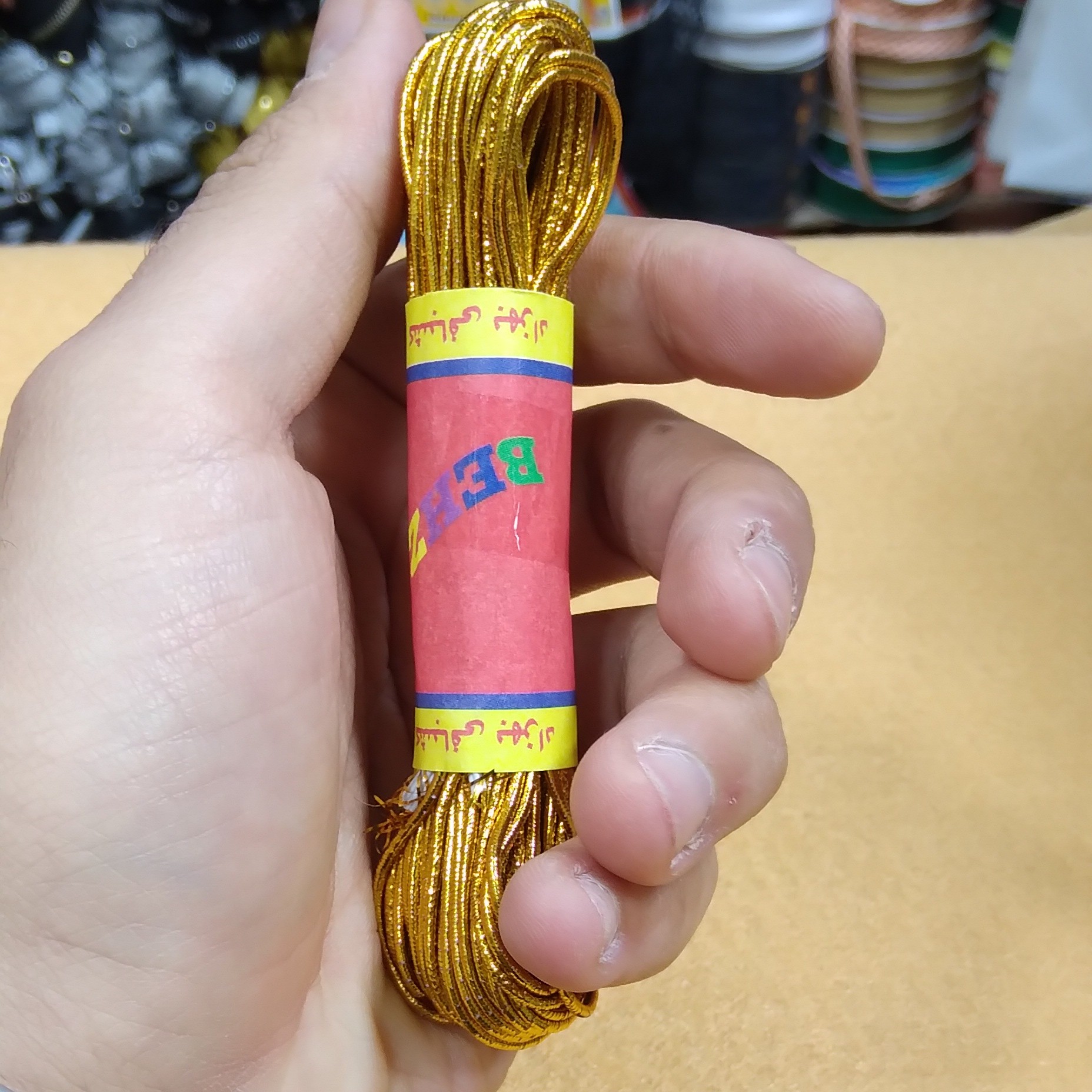کش ماسوره نازک طلایی و نقره ای بسته 10 متری(خرازی و خیاطی)